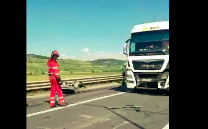 update video foto accident pe autostrada orăștie - sibiu la ieșirea spre mediaș. două persoane încarcerate