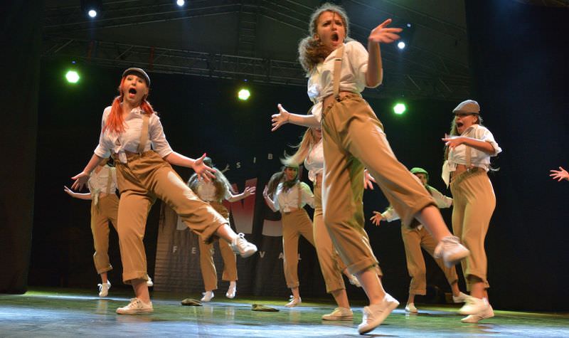 cele mai noi coregrafii vor fi dansate la sibiu de studenți din toată lumea