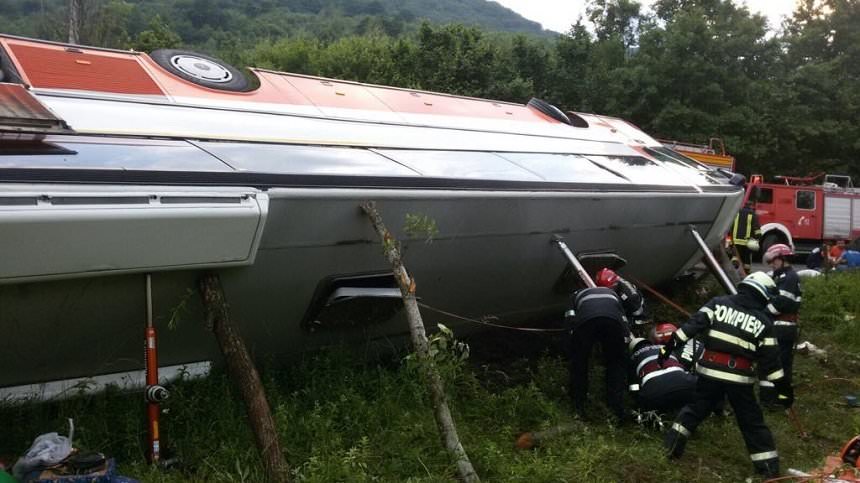 douăzeci și șase de persoane au rămas internate după accidentul de autocar de pe dn 73a