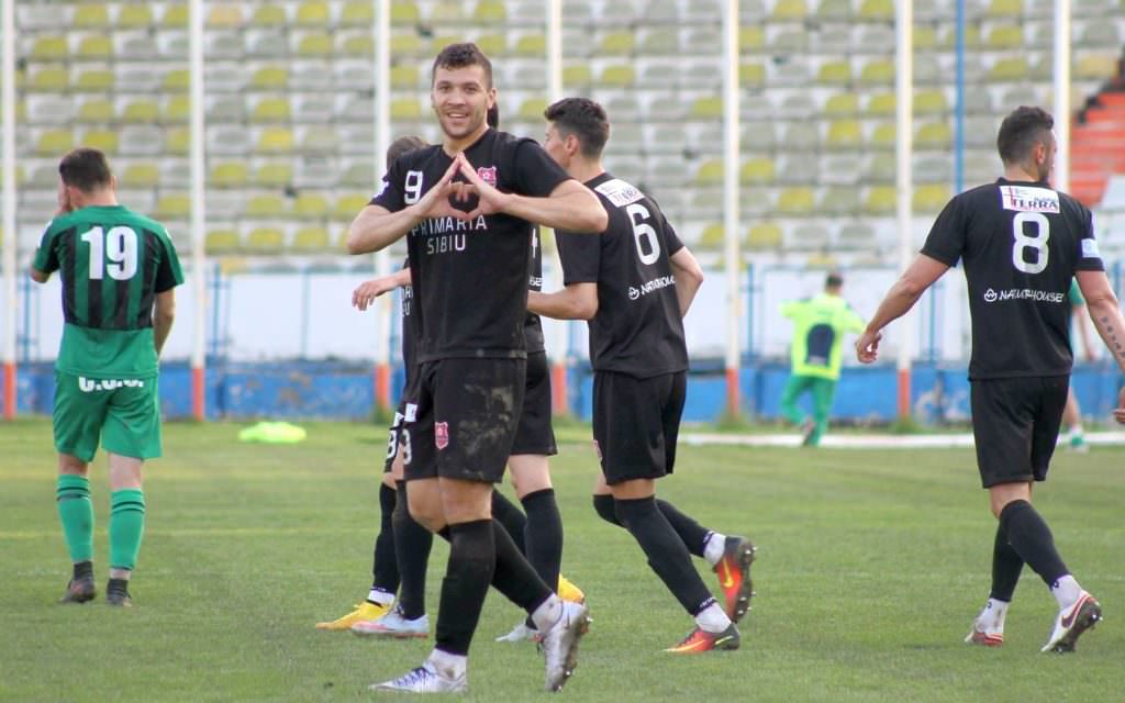 foto – golgeterul lui fc hermannstadt nu mai e burlac. cîrstean s-a însurat în weekend