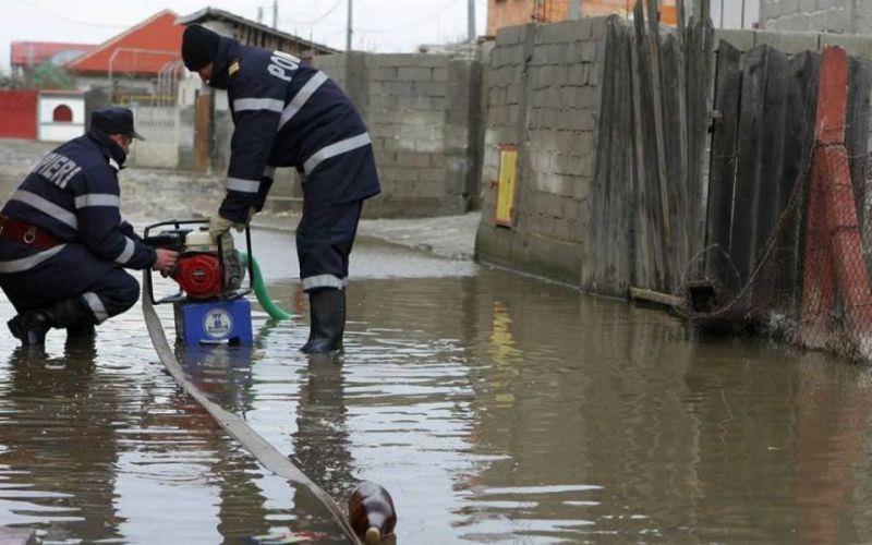 inundații în șase localități din județul sibiu. s-a cerut ajutorul pompierilor