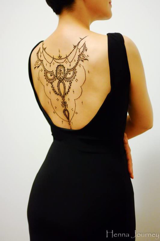 celebrele tatuaje cu henna ajung în sibiu la artmania. sunt în vogă în toată lumea