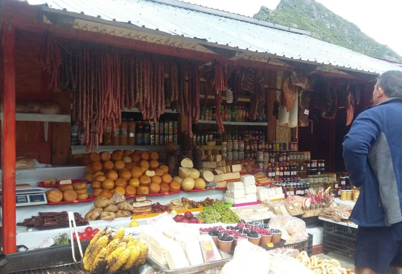 razii la comercianții de produse tradiționale din bâlea lac și ocna sibiului. amenzi record