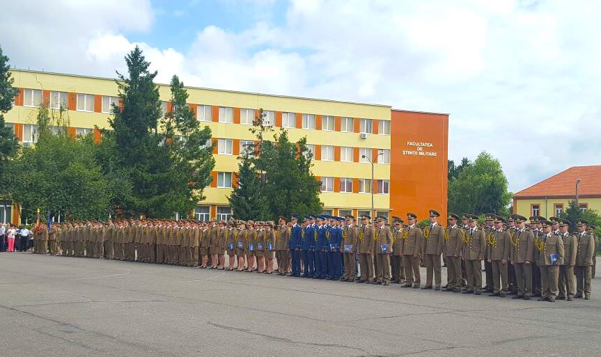 FOTO – VIDEO Emoții și momente deosebite pentru absolvenții Academiei Forțelor Terestre Sibiu