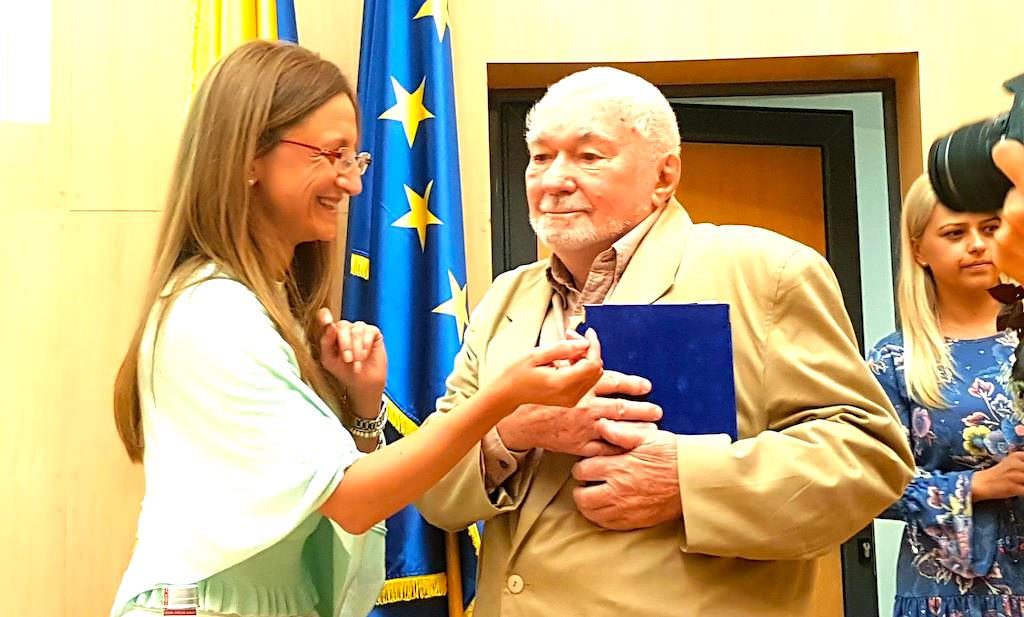 video foto - regizorul mircea mureșan a primit titlul de cetățean de onoare al județului sibiu