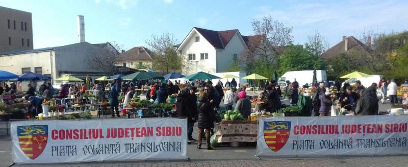 șapte ani de piață volantă la sala transilvania - sibienii invitați să îi vadă pe călușerii din rășinari