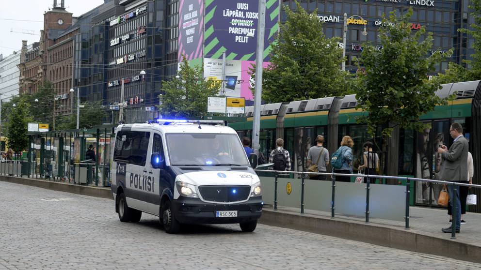 video finlanda: un bărbat ucis de poliție după ce a înjunghiat mai multe persoane pe stradă în turku