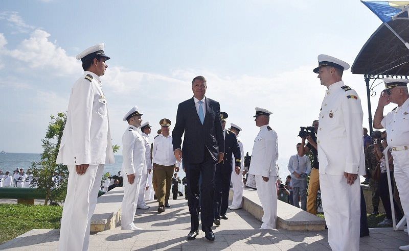 foto klaus iohannis a participat la ziua marinei. a făcut declarații avangardiste