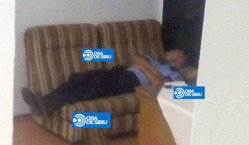 foto – polițiștii dorm în post în timpul programului la ocna sibiului. ipj a declanșat o anchetă