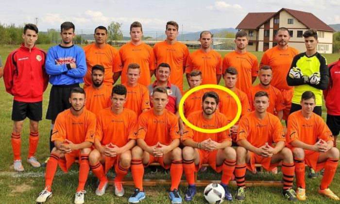 FOTO - Un student sirian la medicină joacă fotbal la Săliște. ''Mă simt foarte bine la Sibiu''