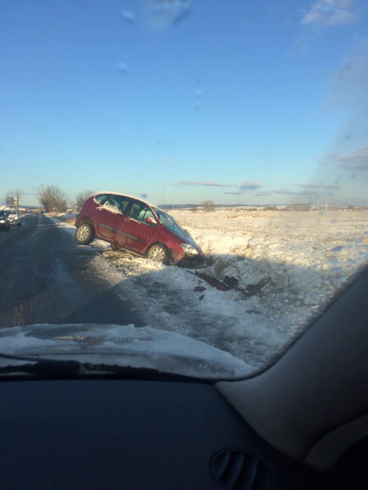 FOTO - Iarnă la Sibiu. Polei pe DN14 și pe Drumul Hoților