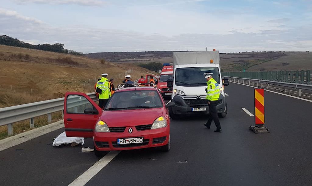 update foto - accident pe a1, deva – sibiu. un șofer a făcut infarct la volan și a murit