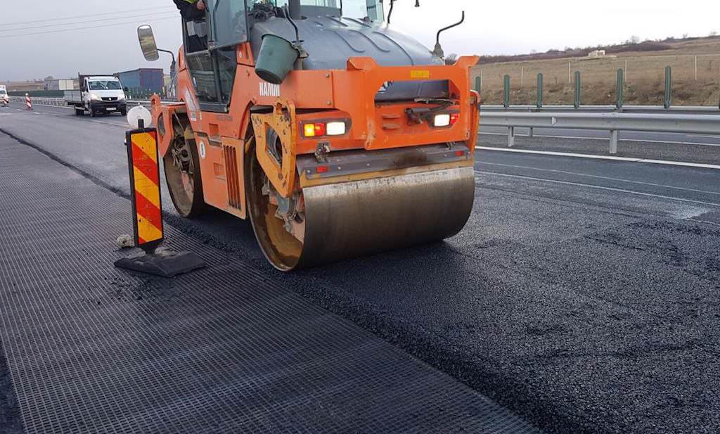 video reparații pe autostrada sibiu - sebeș. covor asfaltic nou în câteva zone