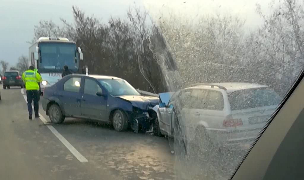 UPDATE FOTO - Accident pe Dealul Dăii. Șase persoane rănite, dintre care patru minori