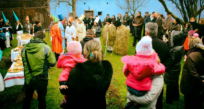 obiceiuri și datini de iarnă duminică, în satul nou român