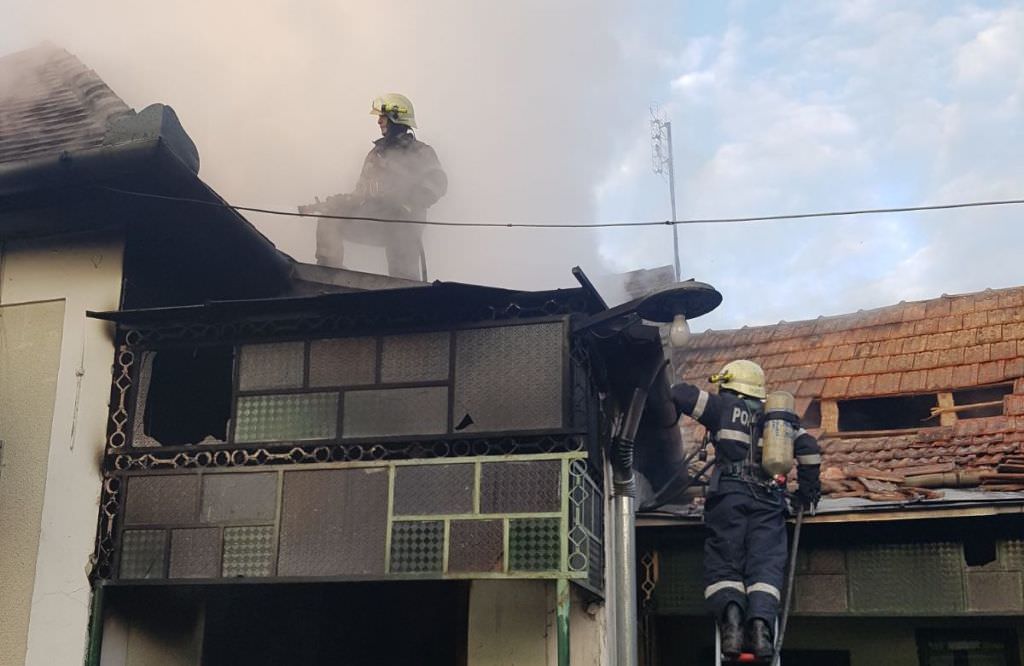 foto incendiu la hamba - un bărbat a fost găsit mort în casă