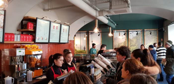update video foto s-a deschis prima cafenea starbucks la sibiu - ”am vrut locația perfectă”