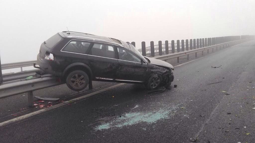 update foto accident pe a1, sibiu - deva. o femeie rănită