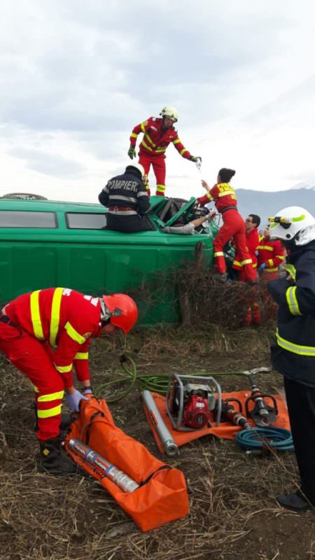 UPDATE VIDEO FOTO - Accident grav pe DN7, Boita - Valea Oltului. Două microbuze implicate și trei răniți