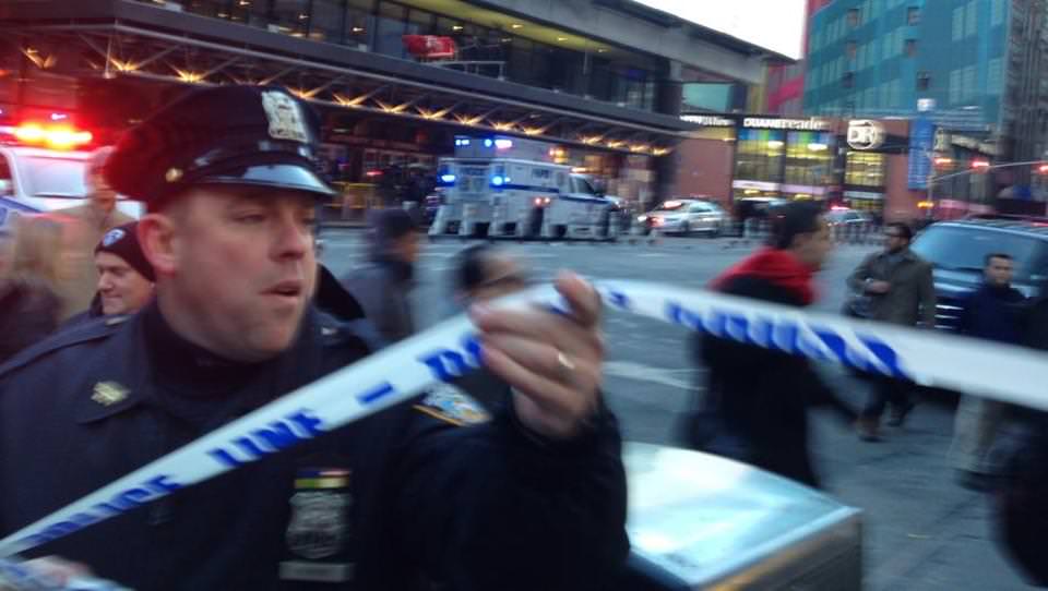 live video: explozie de origine necunoscută în manhattan la new york - suspect reținut