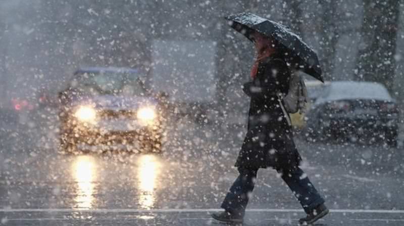 se schimbă vremea – meteorologii anunță lapoviță și ninsori