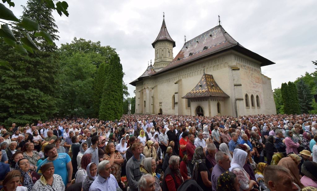 două milioane de români sărbătoresc duminică ziua numelui de sfântul ioan