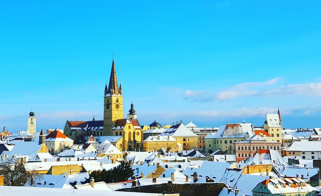 cele mai frumoase orașe de vizitat iarna. sibiul e în listă
