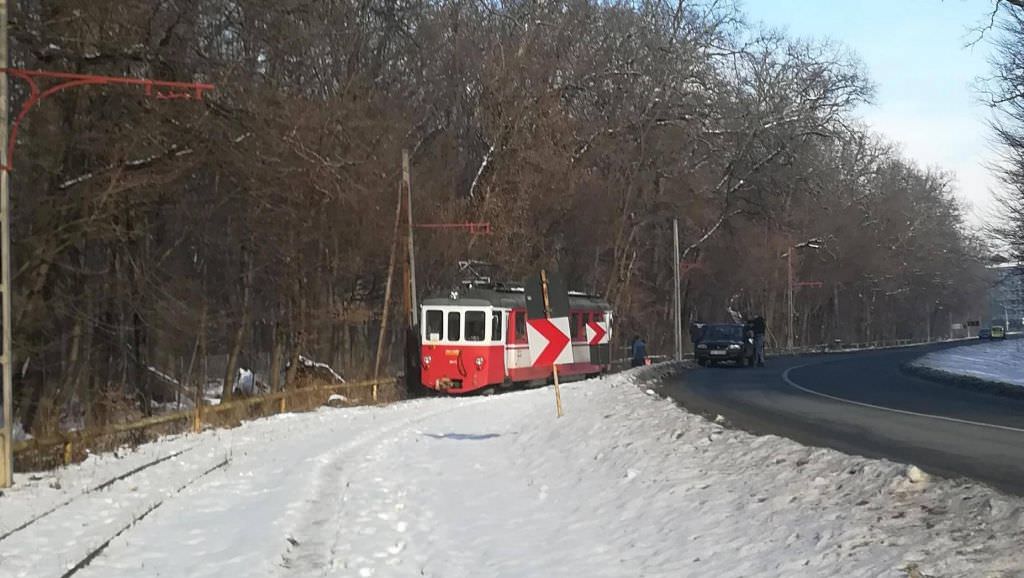foto după ce a deraiat, tramvaiul sibiu - rășinari s-a stricat din nou la câteva zile distanță