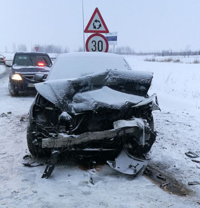 foto accident la șura mică. un șofer de 60 de ani rănit