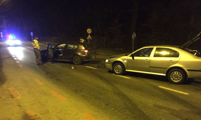 foto accident pe strada ludoș. o șoferiță a întors neregulamentar