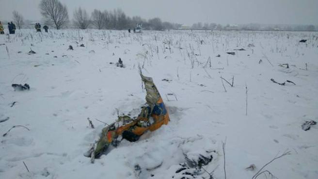 update: un avion cu 71 de persoane a căzut în rusia după decolare. cutia neagră s-a găsit