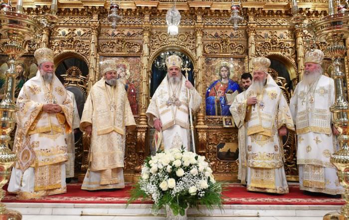 anul centenar al patriarhiei române deschide calea spre canonizarea pentru 15 duhovnici, inclusiv a părintelul cleopa