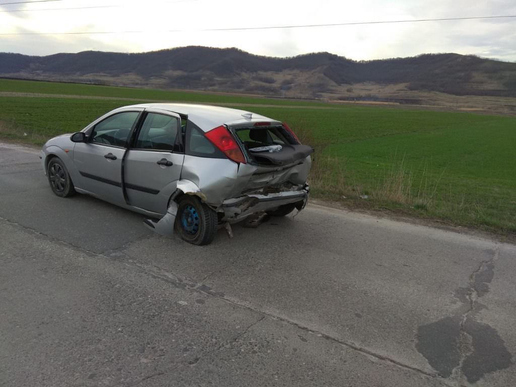 FOTO Accident cu doi răniți la Copșa Mică. Șoferul vinovat era băut