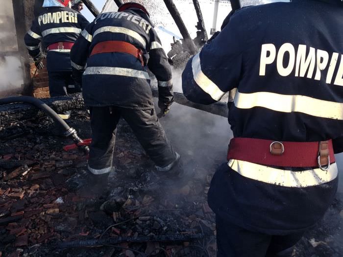 foto incendiu de proporții în apoldu de sus. pagube însemnate