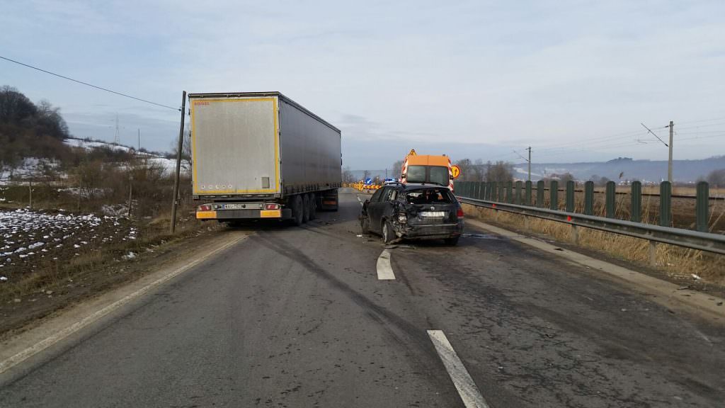 video foto accident în lanț pe dn14. trafic blocat total