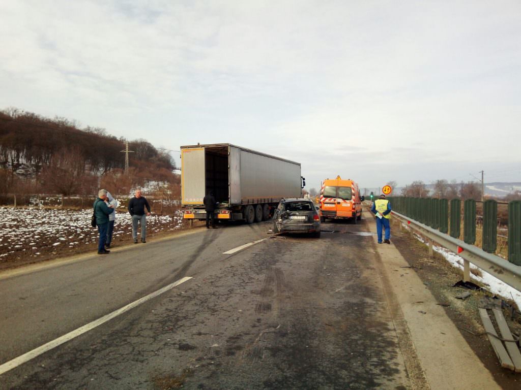 video foto accident în lanț pe dn14. trafic blocat total