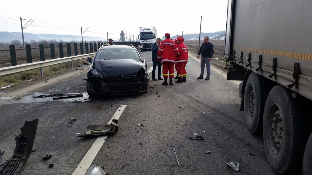 video foto accident în lanț pe dn14. trafic blocat total