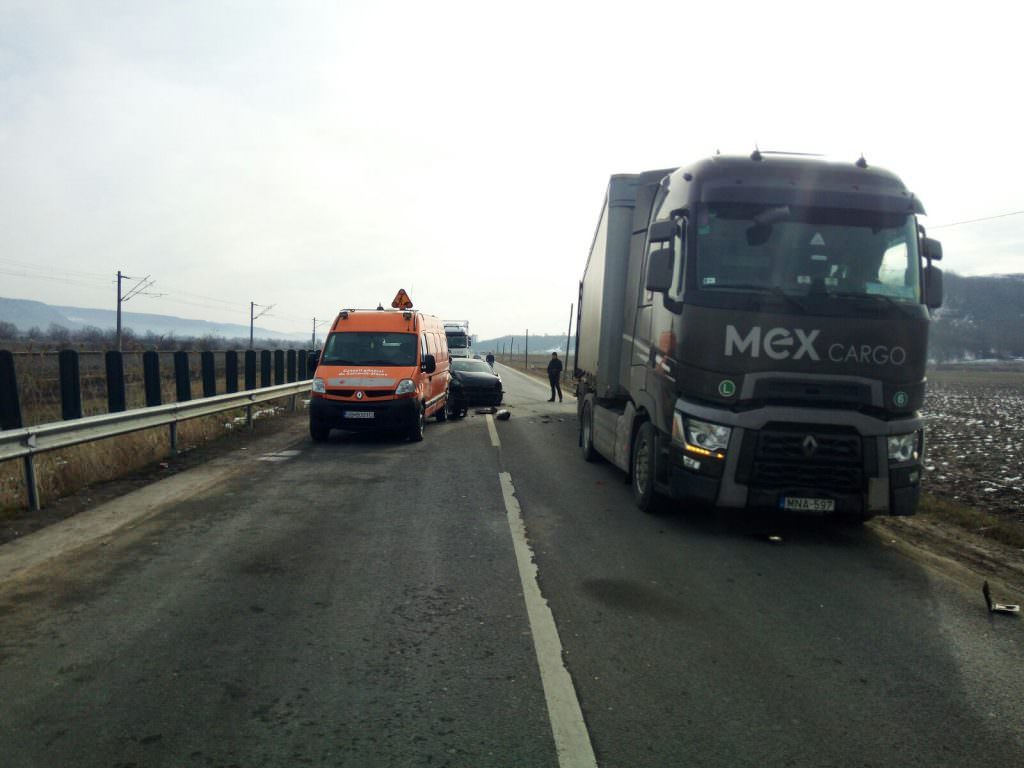 video foto accident în lanț pe dn14. trafic blocat total