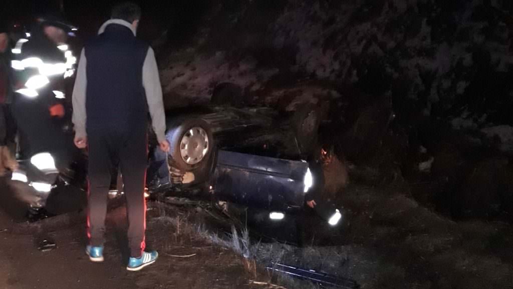 update video foto - mașină răsturnată pe dn14. șoferul este rănit