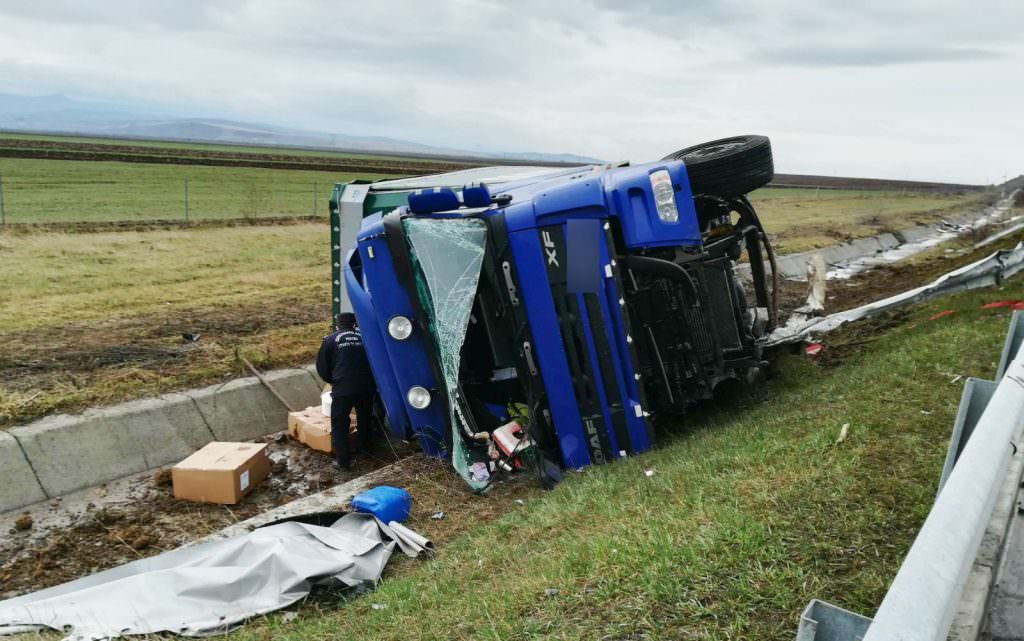 foto – accident grav pe autostrada sibiu – orăștie. o persoană rănită