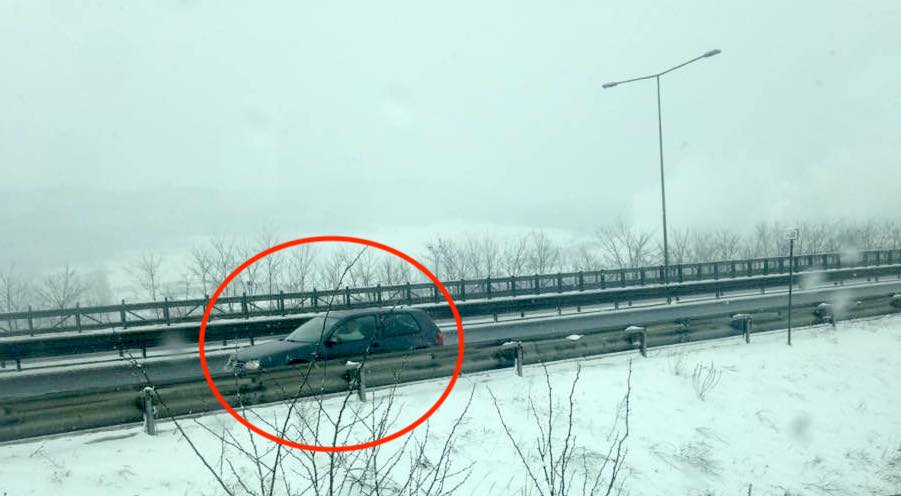 update foto - cu mașina pe contrasens pe autostradă la sibiu. poliția i-a luat permisul