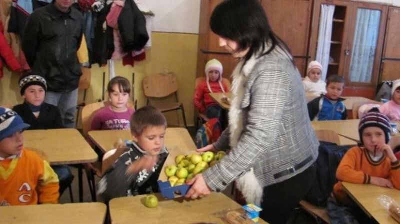 elevii din județul sibiu vor primi mere la școală de la jumătatea lui martie