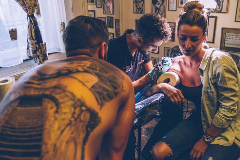 geanny, tatuatorul fără tatuaje - povestea unuia dintre cei mai talentați ”pictori pe piele” din sibiu