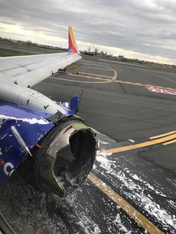 video foto motorul unui avion a explodat în zbor. o femeie a murit