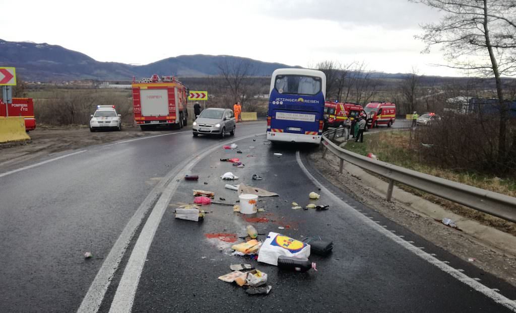 video foto accident pe dn1 în zona hula bradului. o femeie a murit