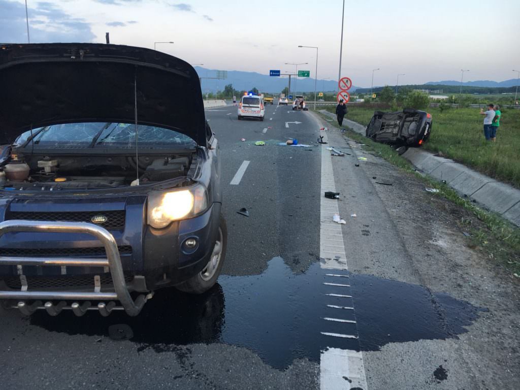 UPDATE FOTO Accident pe DN1 la Șelimbăr. Cel puțin cinci răniți