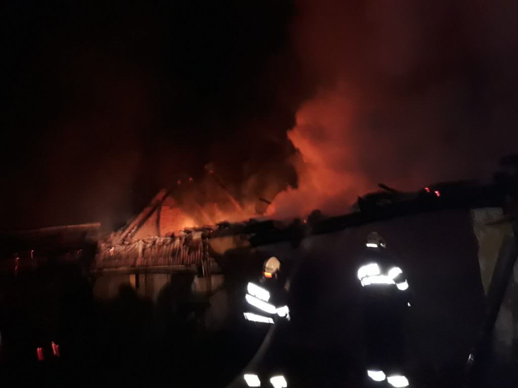 foto incendiu la dealu frumos. a fost stins după trei ore