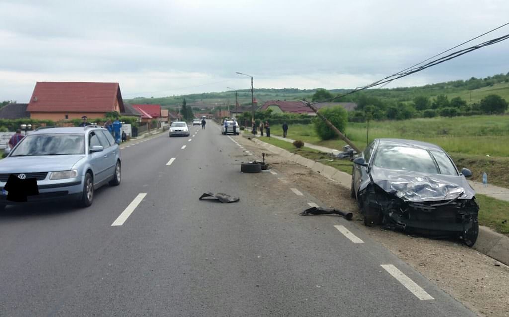 foto - accident cu trei mașini la copșa mică. din neatenția unui șofer