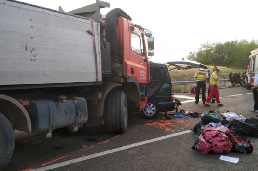 foto accident groaznic în ungaria. șapte români au murit