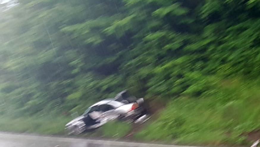 UPDATE FOTO – Accident pe Valea Oltului. Trei persoane rănite la Câineni